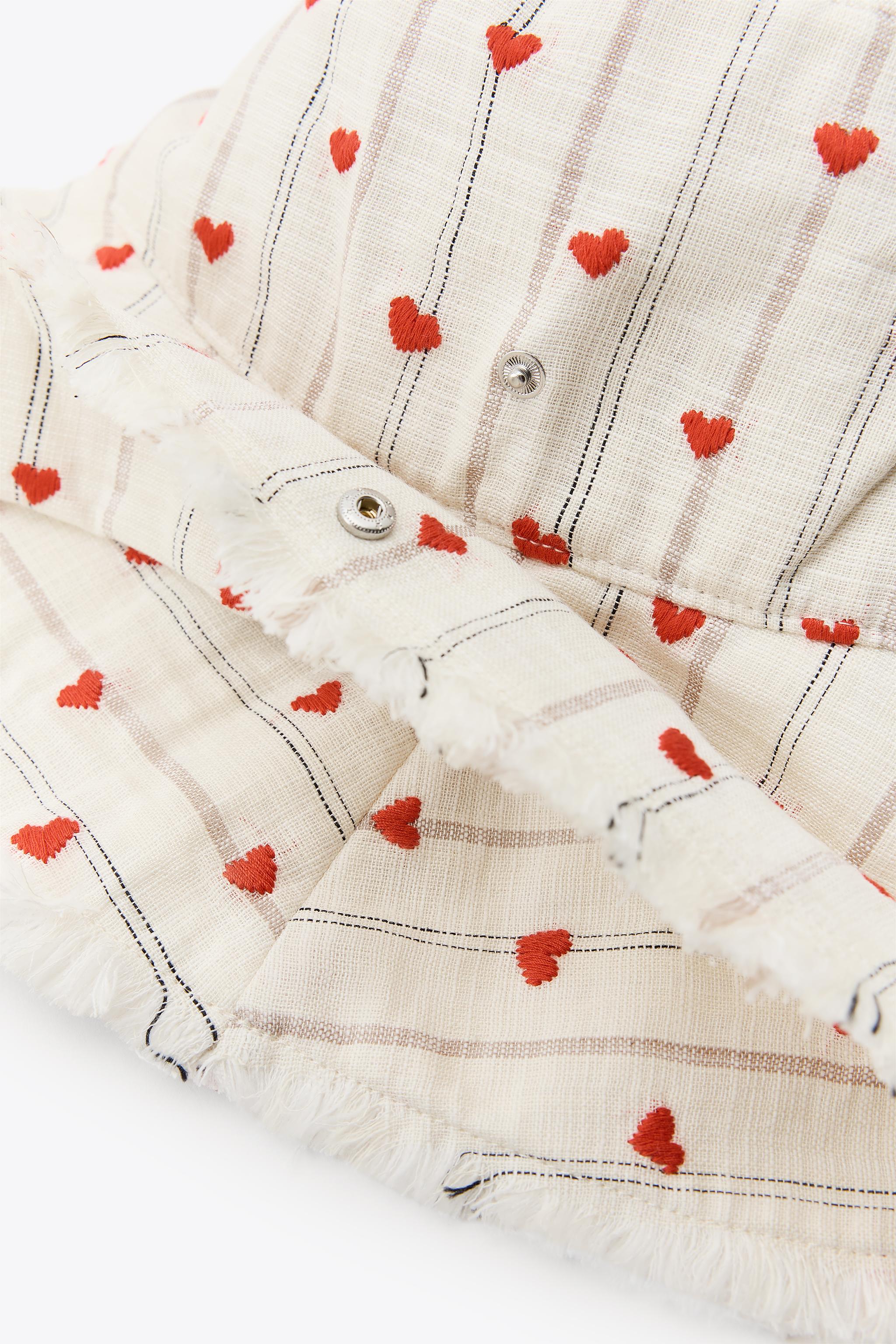 STRIPED HEART EMBROIDERED BUCKET HAT